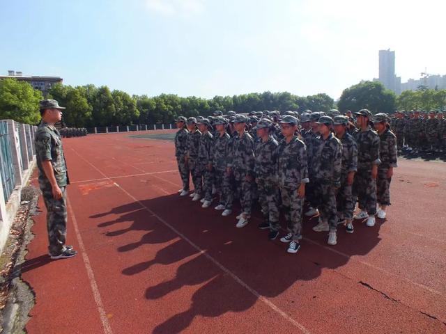 什么是军事化管理学校(什么是军事化管理学校)(图3)